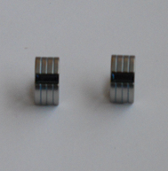 Boucles d'oreilles demi-cercle perle bleu