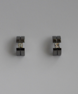 Boucles d'oreilles gris foncé et strass