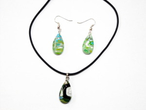 Parure collier et boucles en verre Murano vert noir
