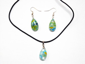 Parure collier et boucles en verre Murano vert transparent
