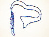 Collier en micro-macramé bleu et perles
