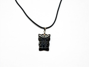 Pendentif en hématite hibou