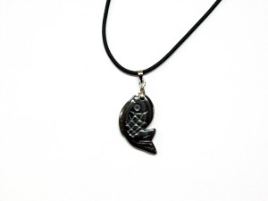Pendentif en hématite poisson