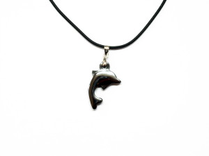Pendentif en hématite dauphin