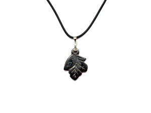Pendentif en hématite feuille