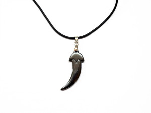 Pendentif en hématite piment