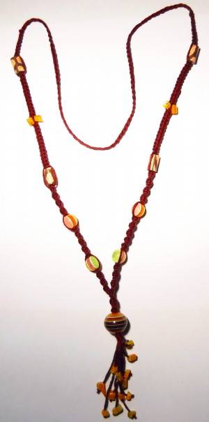 Collier en micro-macramé maron